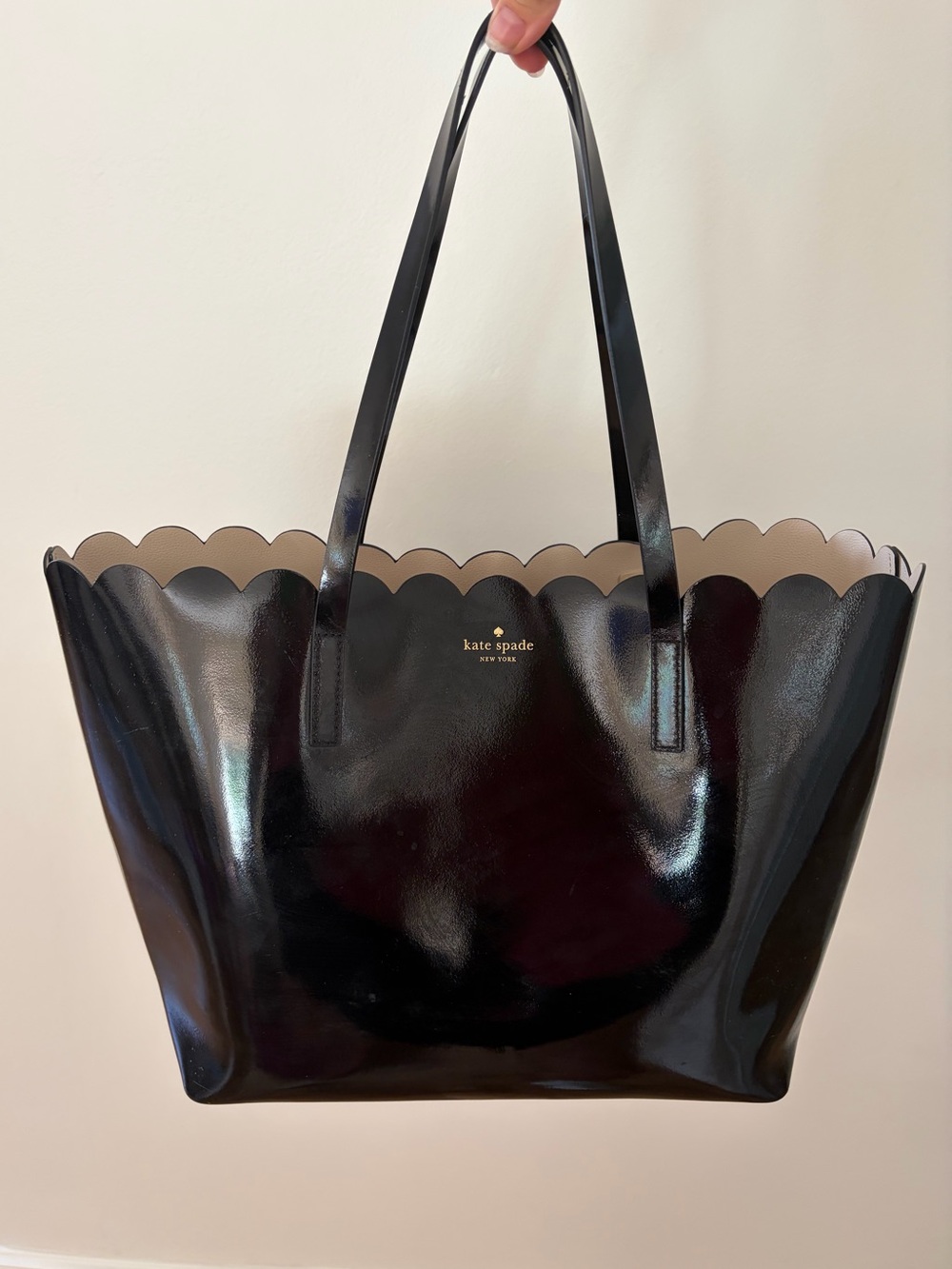 Kate Spade Lilly Avenue Carrigan Tote (Black Scalloped Patent) - Picture 4 of 6